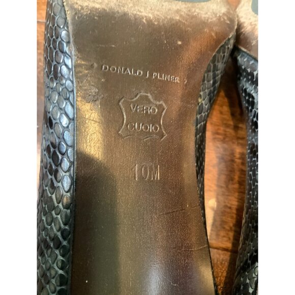 Donald J Pliner Gray Snakeskin Square Toe Kitten Heels W/ Buckle, Size 10 - Picture 11 of 11